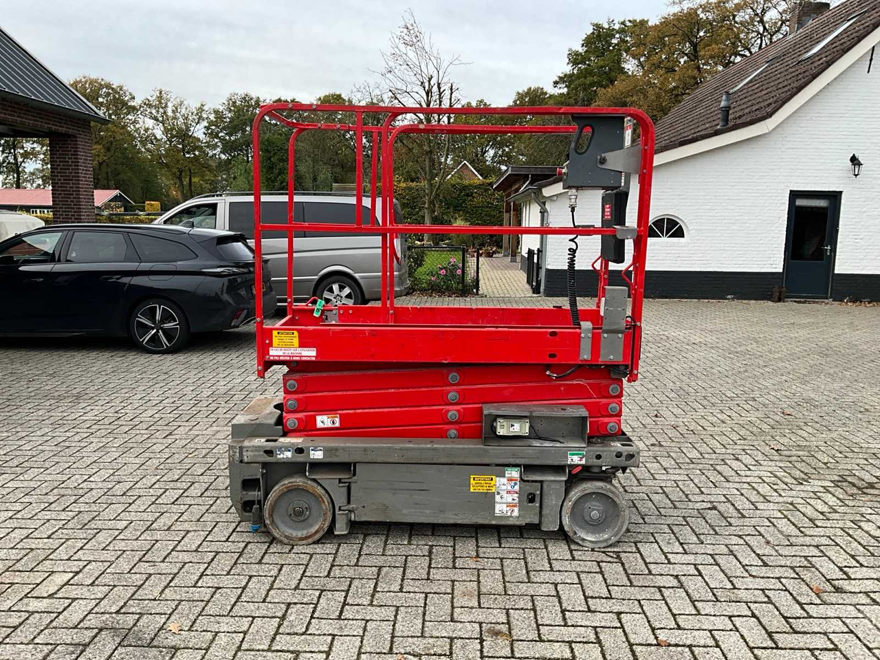 Haulotte 2017 HAULOTTE SCISSORS AERIAL PLATFORM - Pracovní plošina: obrázek 4 Haulotte 2017 HAULOTTE SCISSORS AERIAL PLATFORM - Pracovní plošina: obrázek 4