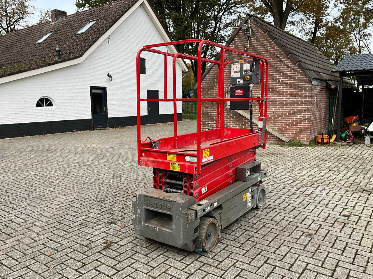 Haulotte 2017 HAULOTTE SCISSORS AERIAL PLATFORM - Pracovní plošina: obrázek 5 Haulotte 2017 HAULOTTE SCISSORS AERIAL PLATFORM - Pracovní plošina: obrázek 5