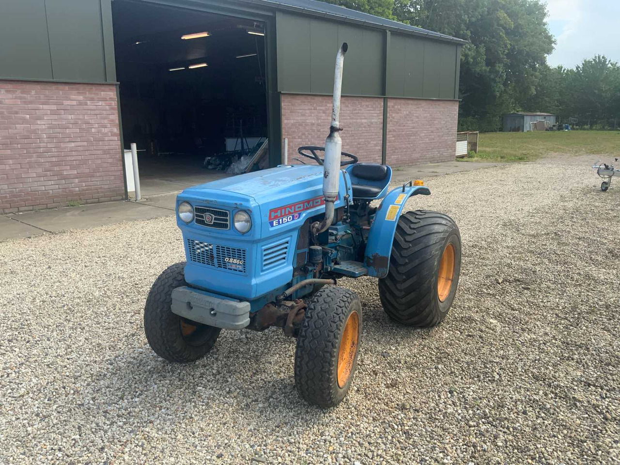 Hinomoto E150D - Malotraktor: obrázek 1 Hinomoto E150D - Malotraktor: obrázek 1