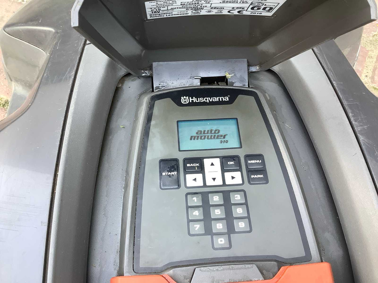 Husqvarna 310 - Sekačka na trávu: obrázek 4 Husqvarna 310 - Sekačka na trávu: obrázek 4
