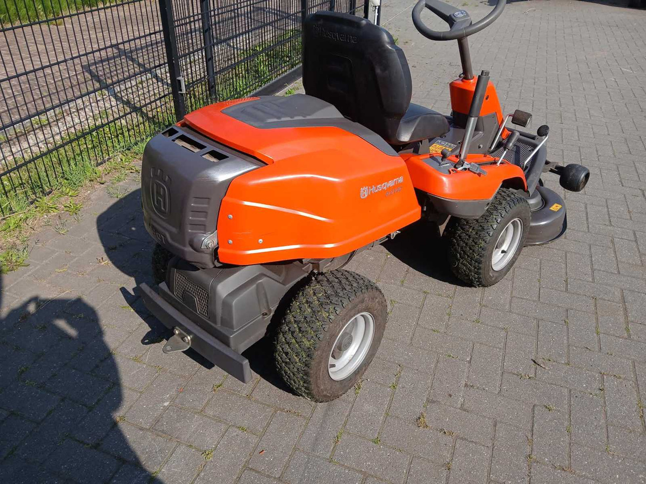 Husqvarna R213c - Sekačka na trávu: obrázek 3 Husqvarna R213c - Sekačka na trávu: obrázek 3