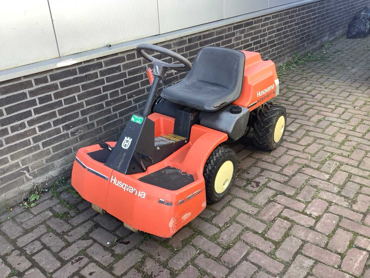 Husqvarna Rider 850 - Sekačka na trávu: obrázek 2 Husqvarna Rider 850 - Sekačka na trávu: obrázek 2