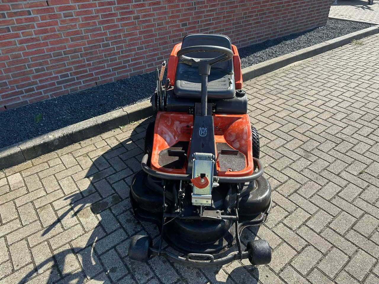 Husqvarna rider 11 - Sekačka na trávu: obrázek 4 Husqvarna rider 11 - Sekačka na trávu: obrázek 4