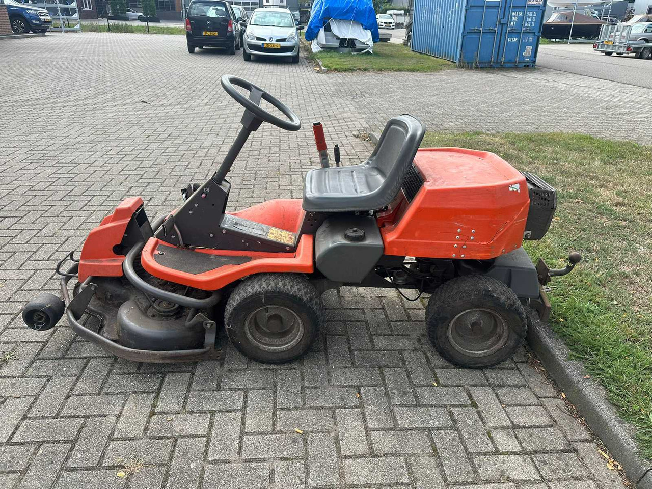 Husqvarna rider - Sekačka na trávu: obrázek 3 Husqvarna rider - Sekačka na trávu: obrázek 3