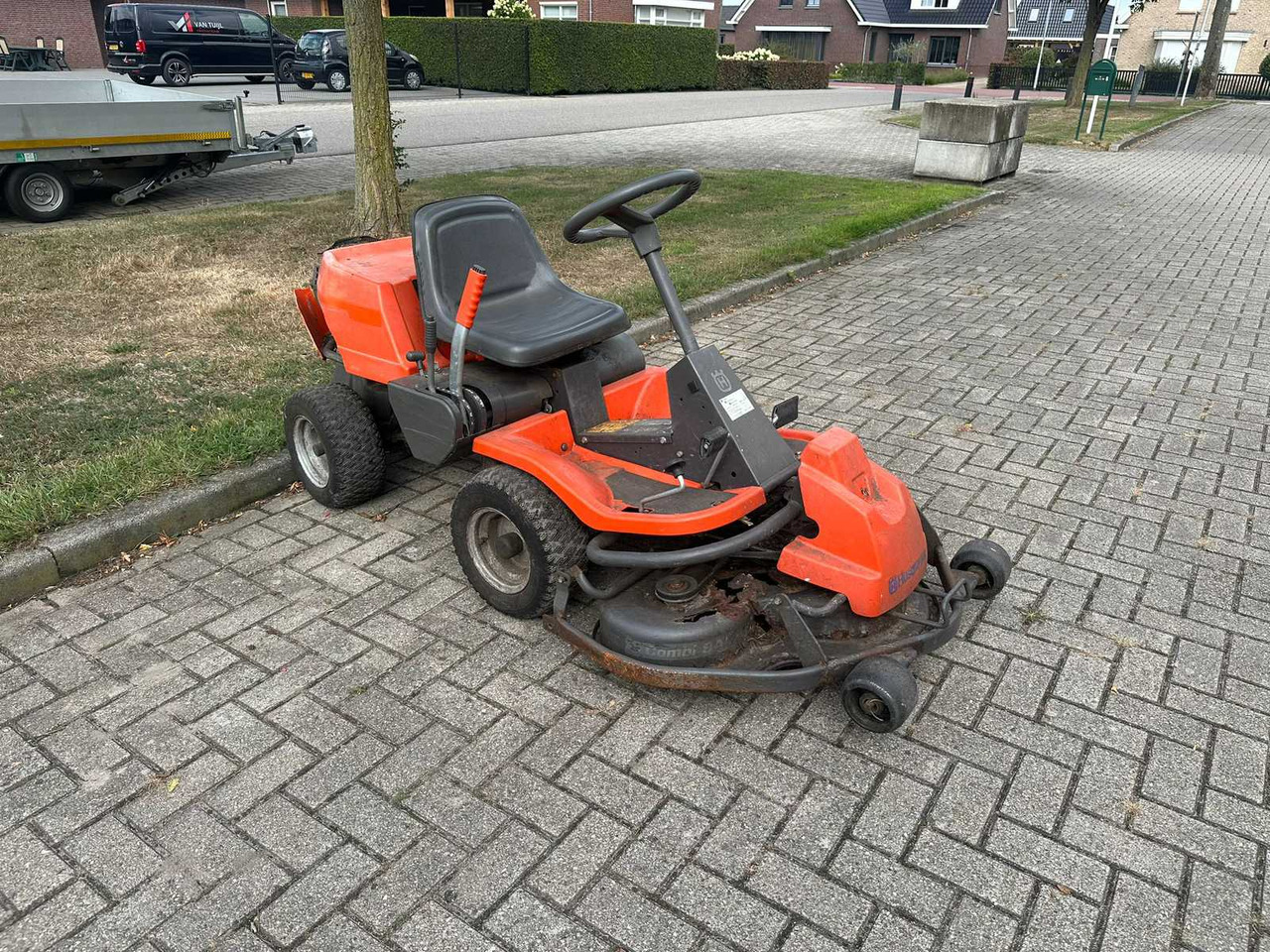 Husqvarna rider - Sekačka na trávu: obrázek 4 Husqvarna rider - Sekačka na trávu: obrázek 4