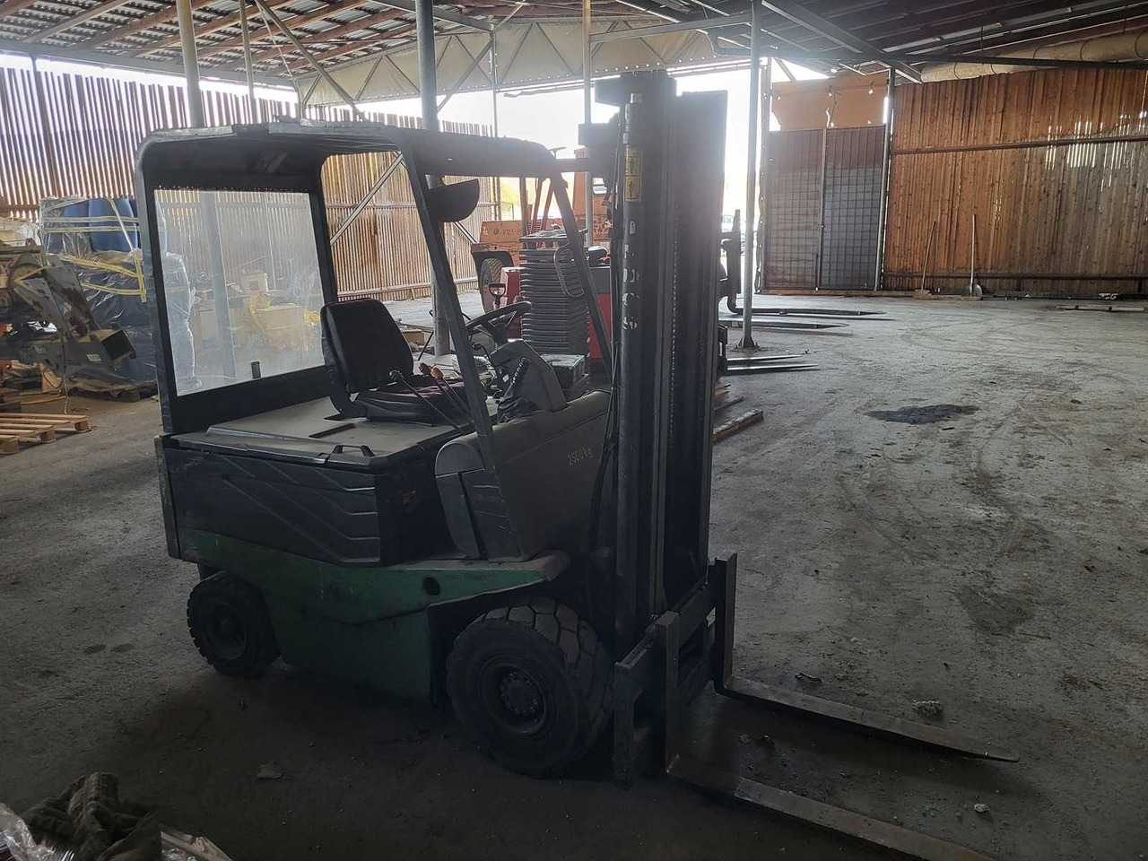 INDOS - E25 SX3.3P - FORKLIFT TRUCKS - 1999 - Vysokozdvižný vozík: obrázek 4 INDOS - E25 SX3.3P - FORKLIFT TRUCKS - 1999 - Vysokozdvižný vozík: obrázek 4