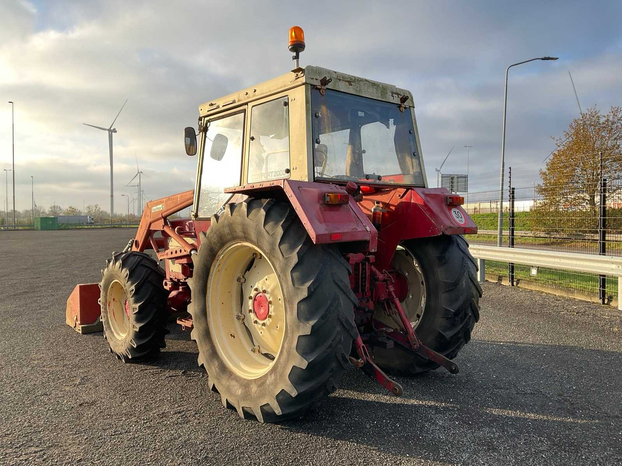 INTERNATIONAL 844AS ALL-WHEEL DRIVE AGRICULTURAL TRACTOR - Traktor: obrázek 4 INTERNATIONAL 844AS ALL-WHEEL DRIVE AGRICULTURAL TRACTOR - Traktor: obrázek 4