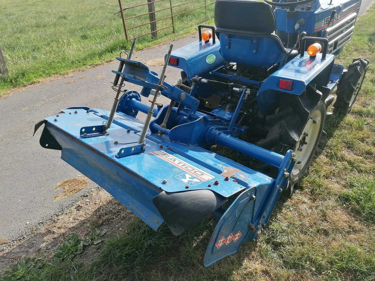 Iseki TU 1400 - Malotraktor: obrázek 4 Iseki TU 1400 - Malotraktor: obrázek 4