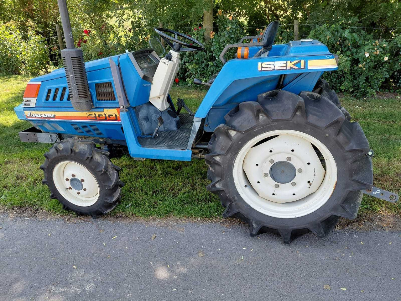 Iseki TU200 Landhope - Malotraktor: obrázek 1 Iseki TU200 Landhope - Malotraktor: obrázek 1