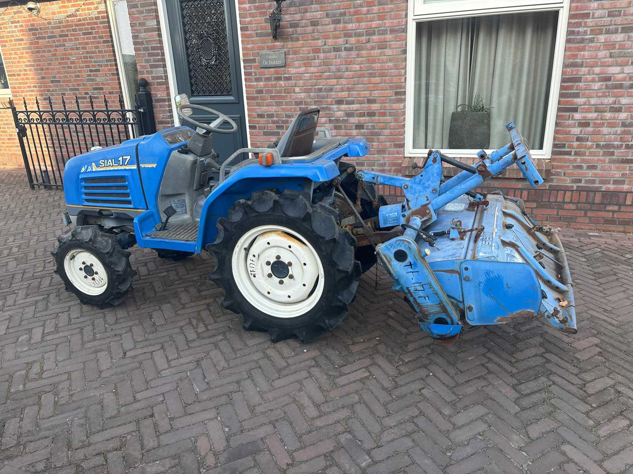 Iseki Trekker - Malotraktor: obrázek 2 Iseki Trekker - Malotraktor: obrázek 2