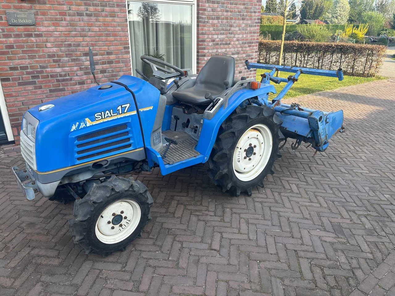 Iseki Trekker - Malotraktor: obrázek 1 Iseki Trekker - Malotraktor: obrázek 1