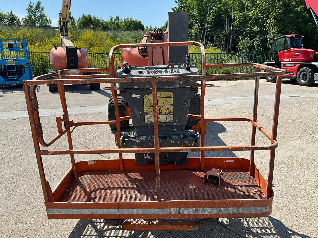 JLG 450AJ - Pracovní plošina: obrázek 2 JLG 450AJ - Pracovní plošina: obrázek 2