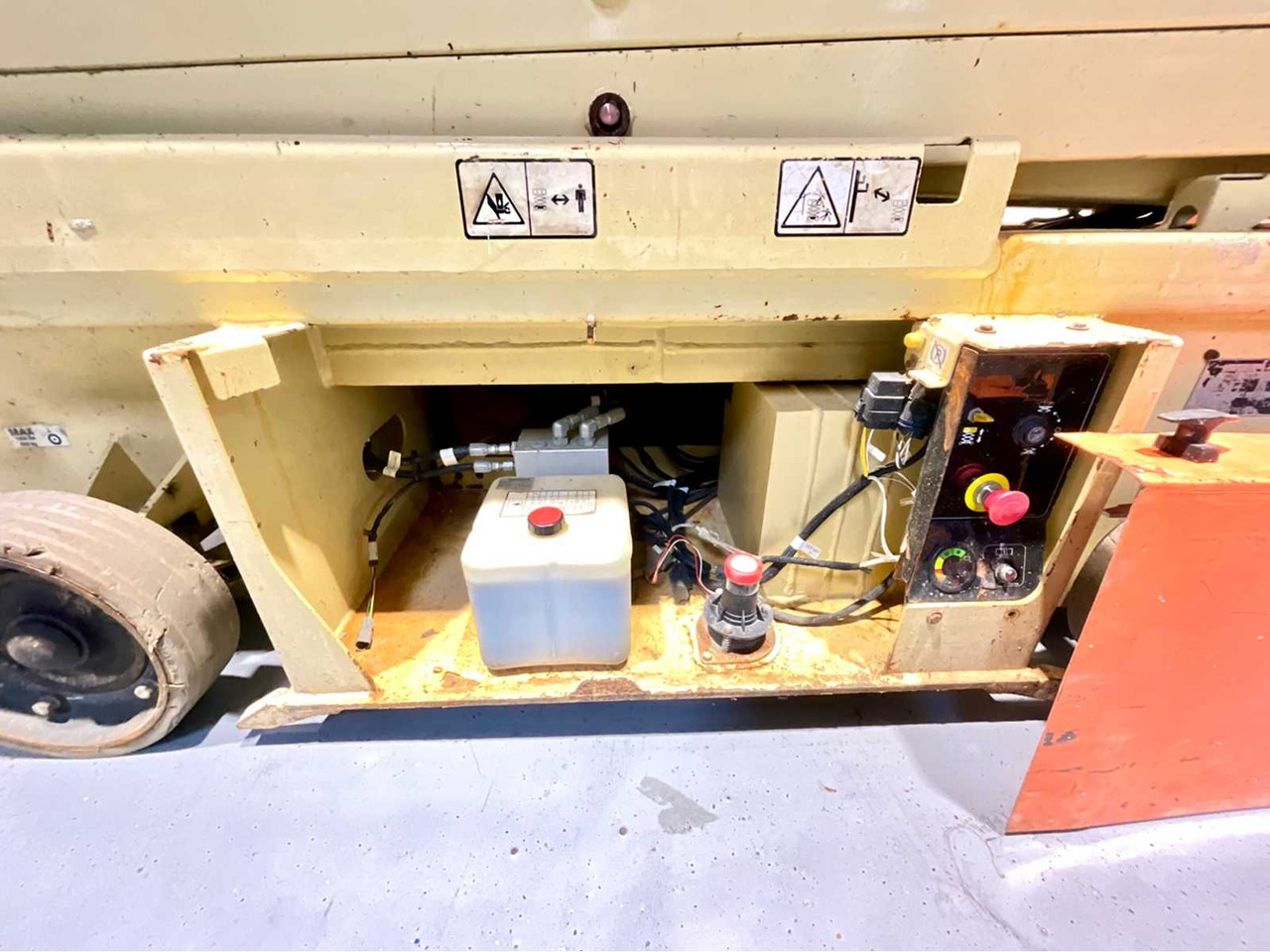 JLG -6RS - AERIAL PLATFORM, 2015, WORKING HEIGHT 7.8 METERS, 279 HOURS, SCISSOR LIFT EXTENDABLE - Pracovní plošina: obrázek 5 JLG -6RS - AERIAL PLATFORM, 2015, WORKING HEIGHT 7.8 METERS, 279 HOURS, SCISSOR LIFT EXTENDABLE - Pracovní plošina: obrázek 5