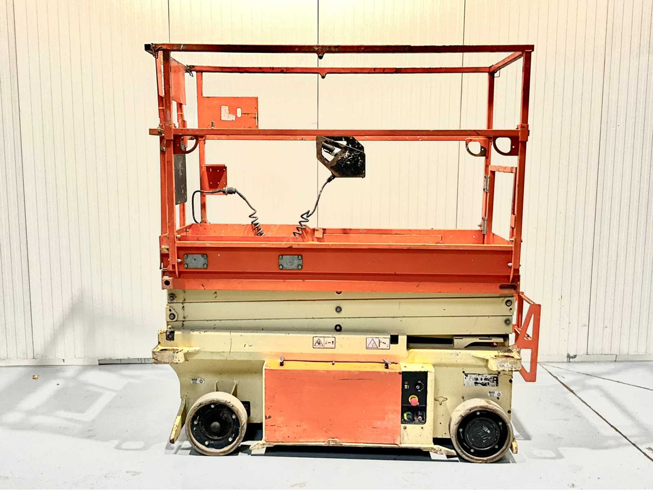 JLG -6RS - AERIAL PLATFORM, 2015, WORKING HEIGHT 7.8 METERS, 279 HOURS, SCISSOR LIFT EXTENDABLE - Pracovní plošina: obrázek 3 JLG -6RS - AERIAL PLATFORM, 2015, WORKING HEIGHT 7.8 METERS, 279 HOURS, SCISSOR LIFT EXTENDABLE - Pracovní plošina: obrázek 3