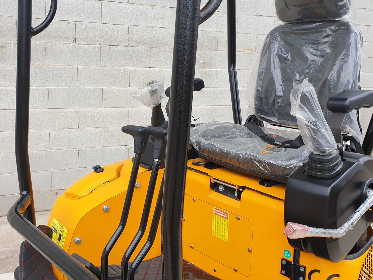 JPC - Mini rýpadlo: obrázek 4 JPC - Mini rýpadlo: obrázek 4