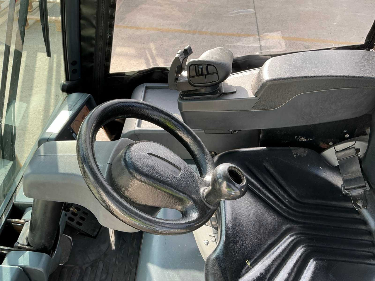 Vysokozdvižný vozík JUNGHEINRICH - 2015 - EFG216 - FORKLIFT: obrázek 14 Vysokozdvižný vozík JUNGHEINRICH - 2015 - EFG216 - FORKLIFT: obrázek 14