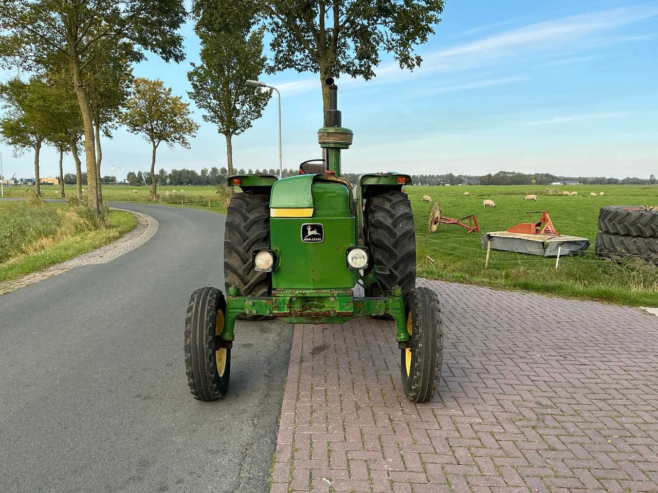 John Deere 3130 - Traktor: obrázek 2 John Deere 3130 - Traktor: obrázek 2