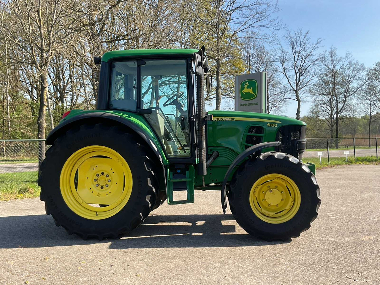 John Deere 6130 - Traktor: obrázek 4 John Deere 6130 - Traktor: obrázek 4