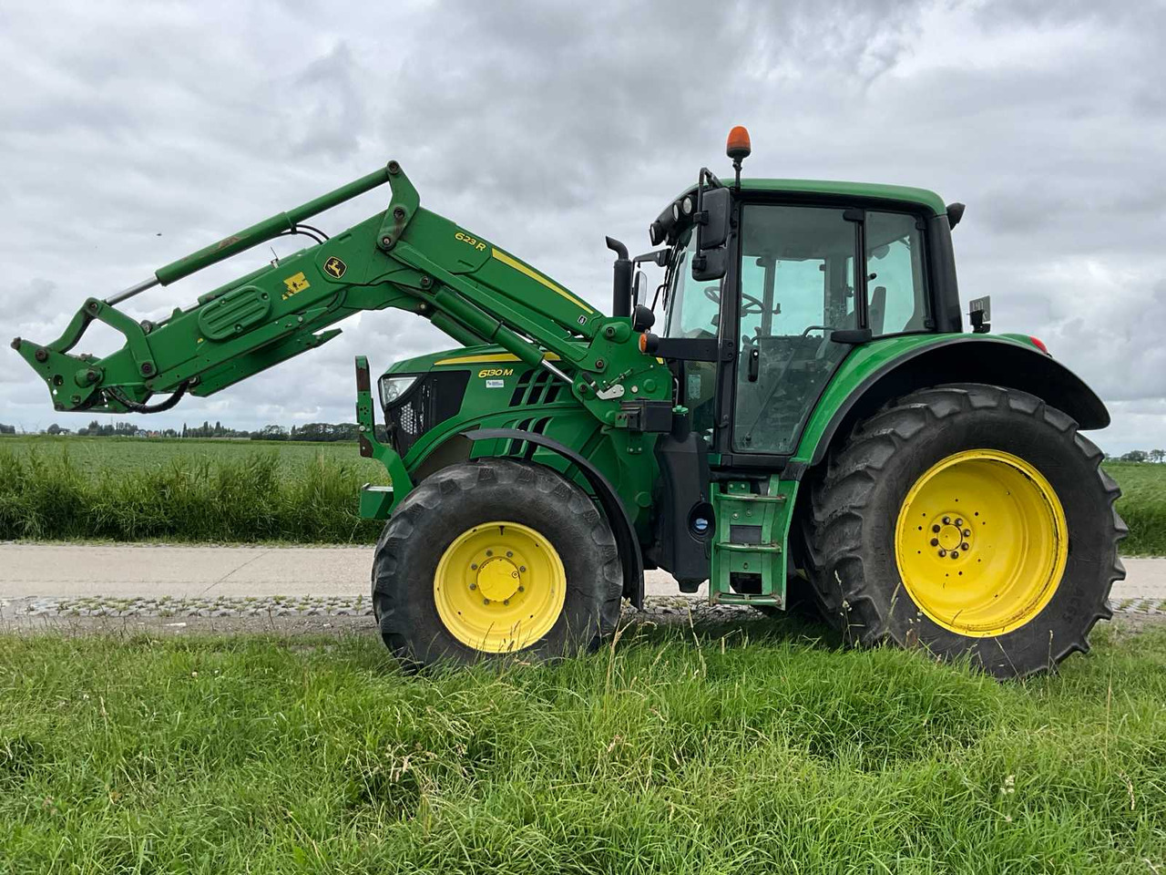 John Deere 6130M - Traktor: obrázek 5 John Deere 6130M - Traktor: obrázek 5