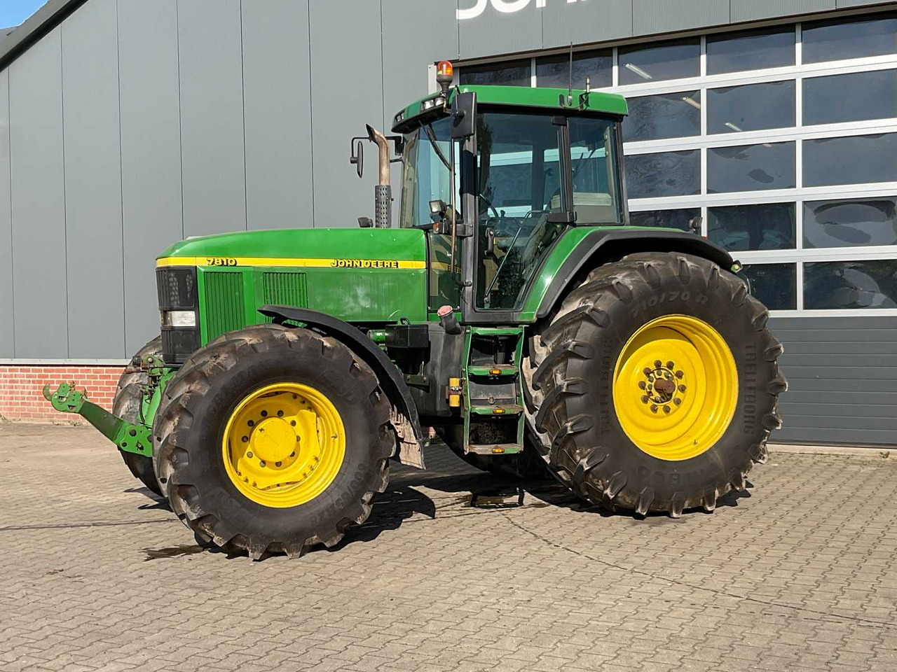 John Deere 7810 - Traktor: obrázek 3 John Deere 7810 - Traktor: obrázek 3