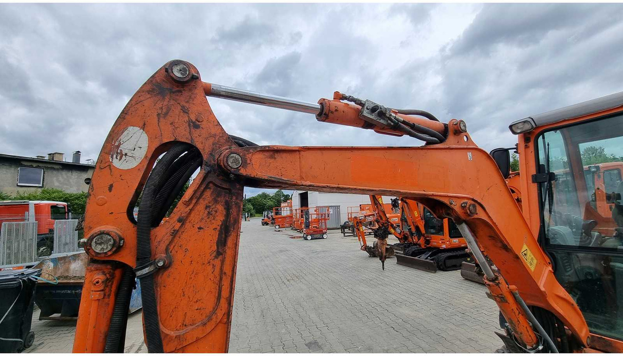 KUBOTA U27-4 - Mini rýpadlo: obrázek 5 KUBOTA U27-4 - Mini rýpadlo: obrázek 5
