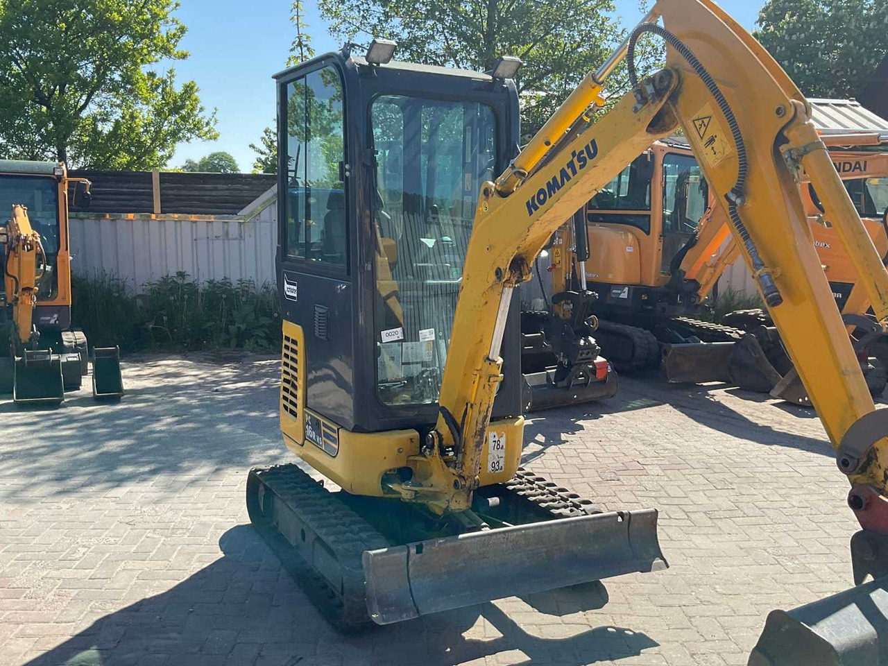 Komatsu Excabator/PC16 R 3Hs - Pásové rýpadlo: obrázek 3 Komatsu Excabator/PC16 R 3Hs - Pásové rýpadlo: obrázek 3