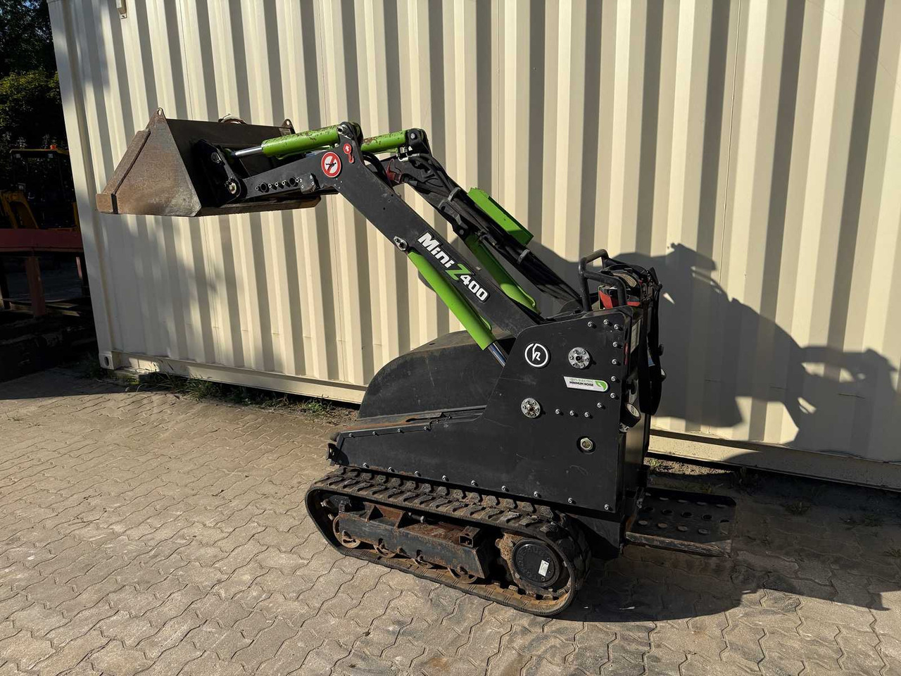 Kovaco Mini Z400 - Smykový nakladač: obrázek 3 Kovaco Mini Z400 - Smykový nakladač: obrázek 3