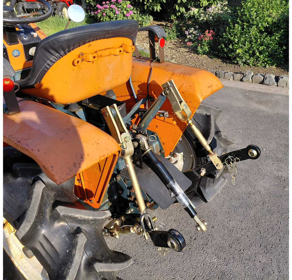 Kubota B1400 - Malotraktor: obrázek 5 Kubota B1400 - Malotraktor: obrázek 5