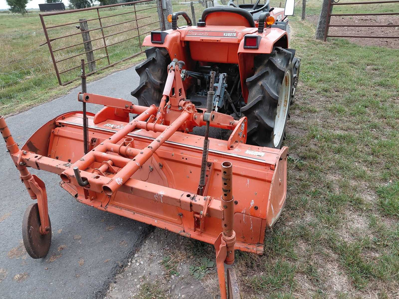 Kubota B17 - Malotraktor: obrázek 4 Kubota B17 - Malotraktor: obrázek 4