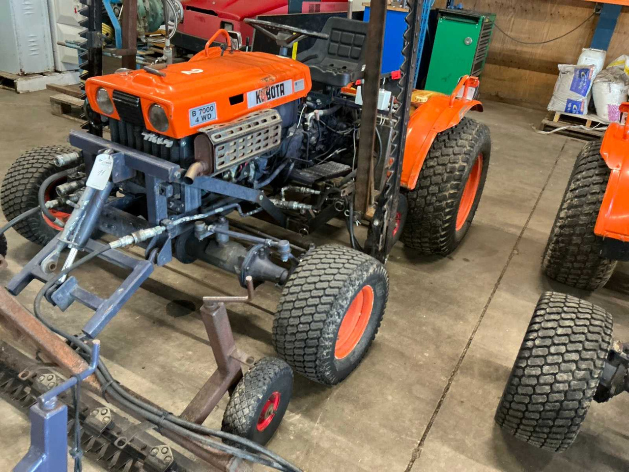 Kubota B7000 4WD - Malotraktor: obrázek 5 Kubota B7000 4WD - Malotraktor: obrázek 5