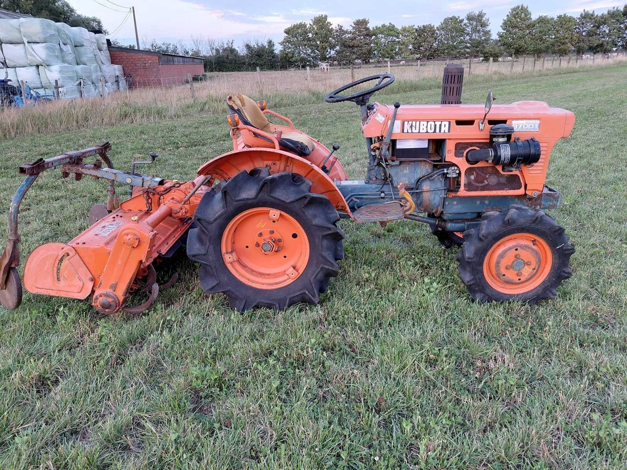 Kubota B7001 - Malotraktor: obrázek 1 Kubota B7001 - Malotraktor: obrázek 1
