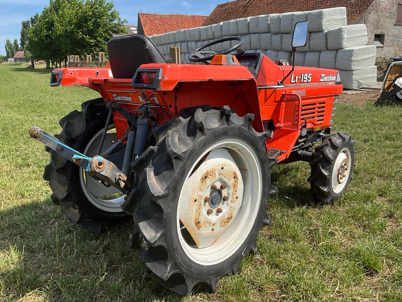 Kubota L1-195 - Malotraktor: obrázek 5 Kubota L1-195 - Malotraktor: obrázek 5