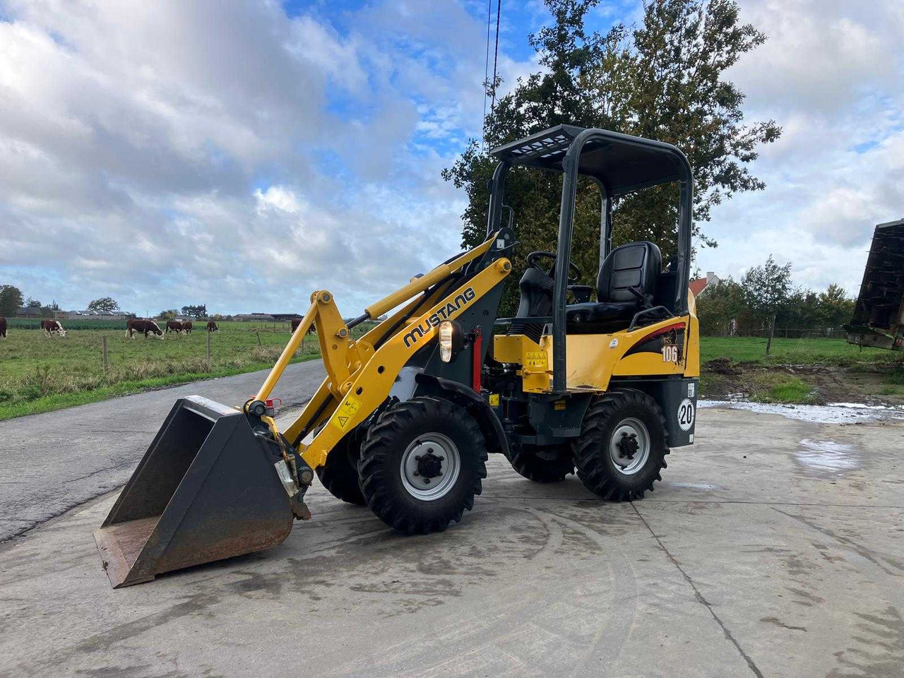 MUSTANG - AL 100 - SHOVEL - 2015 - Kolový nakladač: obrázek 3 MUSTANG - AL 100 - SHOVEL - 2015 - Kolový nakladač: obrázek 3