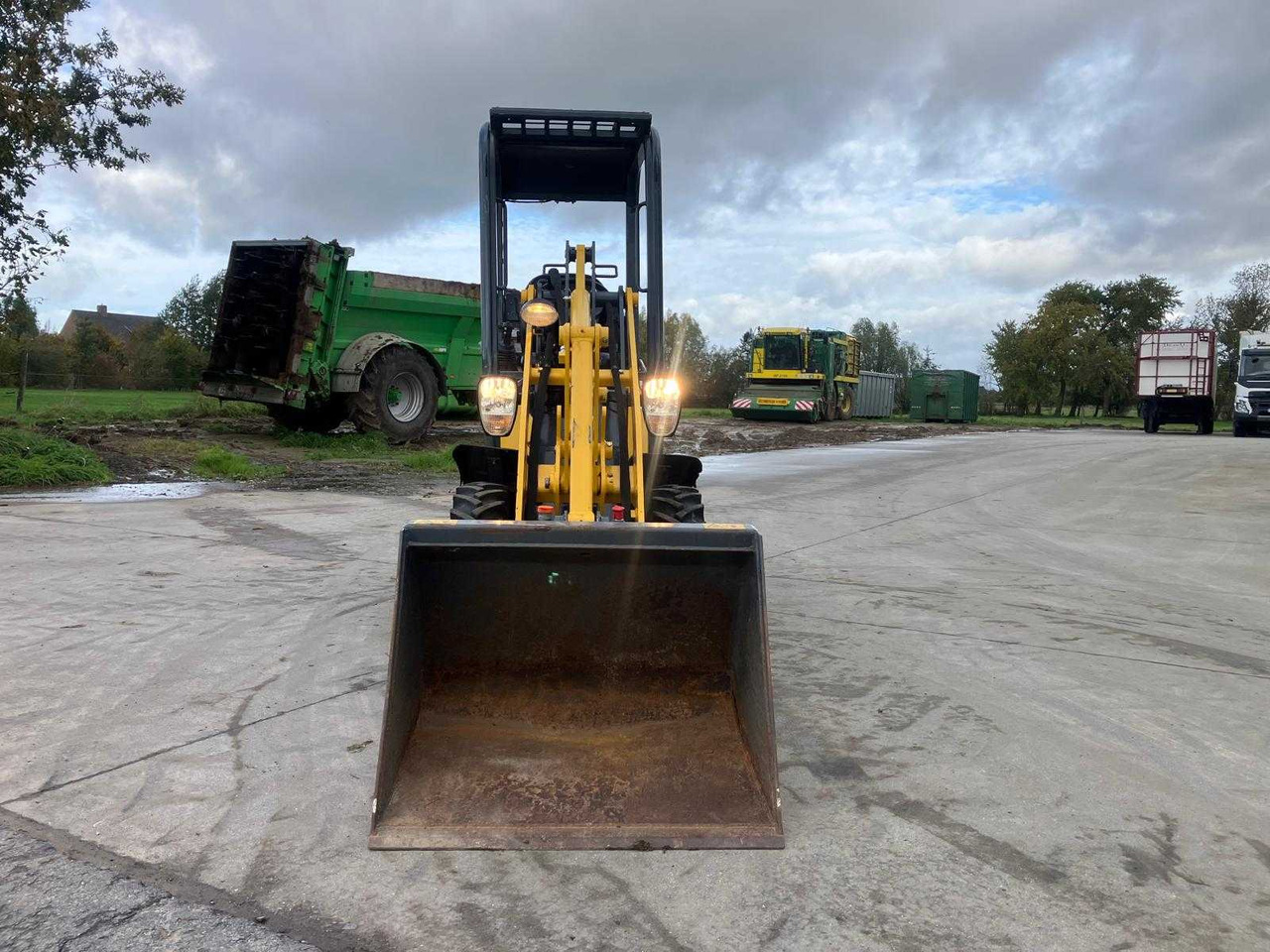 MUSTANG - AL 100 - SHOVEL - 2015 - Kolový nakladač: obrázek 5 MUSTANG - AL 100 - SHOVEL - 2015 - Kolový nakladač: obrázek 5