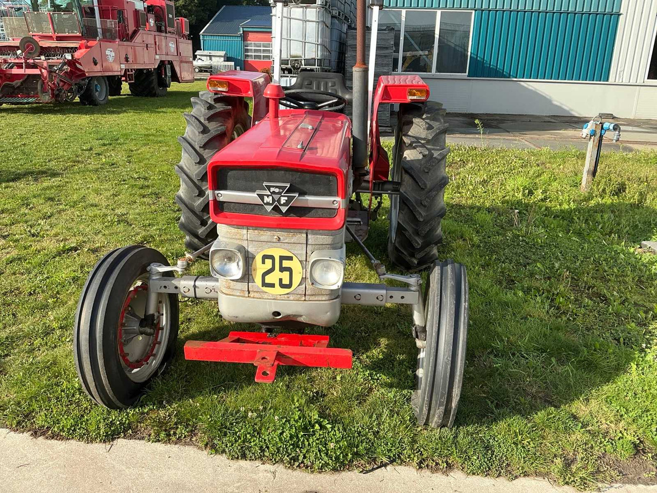 Massey-Ferguson 135 - Traktor: obrázek 2 Massey-Ferguson 135 - Traktor: obrázek 2