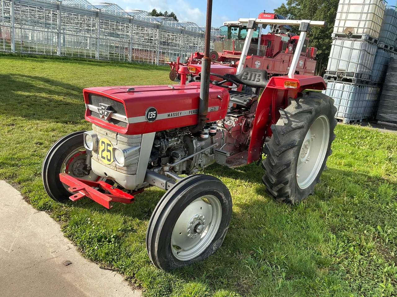 Massey-Ferguson 135 - Traktor: obrázek 1 Massey-Ferguson 135 - Traktor: obrázek 1