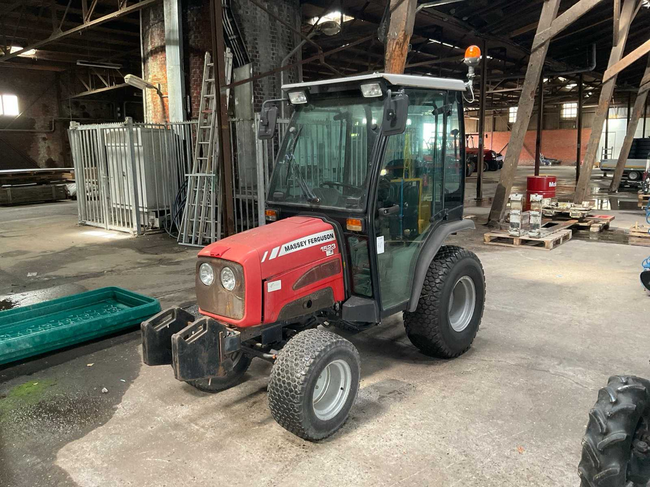 Massey Ferguson 1523 - Malotraktor: obrázek 1 Massey Ferguson 1523 - Malotraktor: obrázek 1