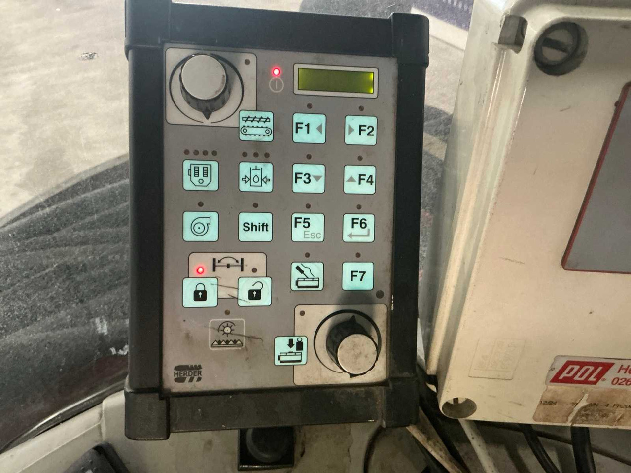 Traktor Massey ferguson 7475 Dyna-VT: obrázek 29