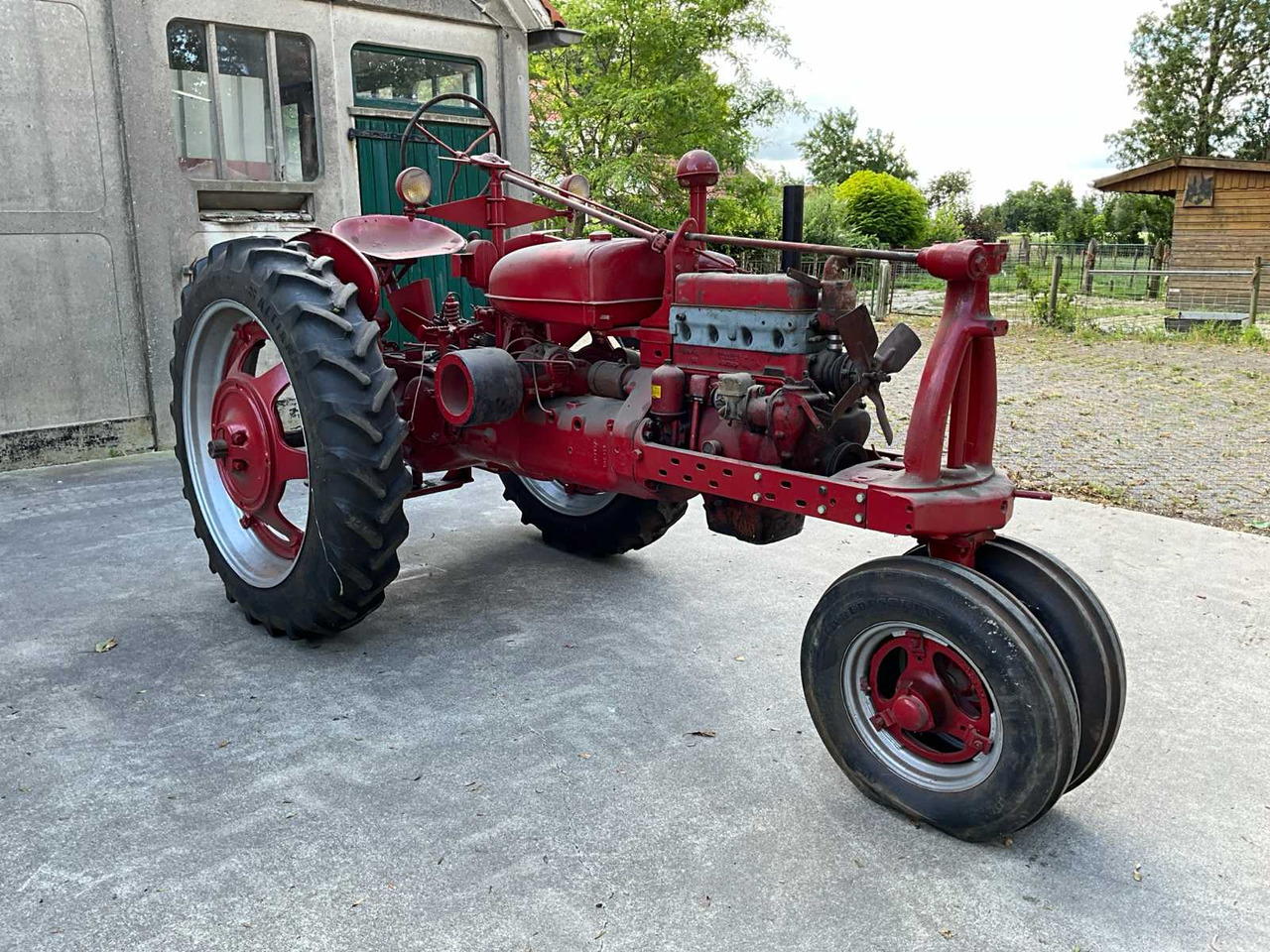 McCormick Benzine - Traktor: obrázek 2 McCormick Benzine - Traktor: obrázek 2
