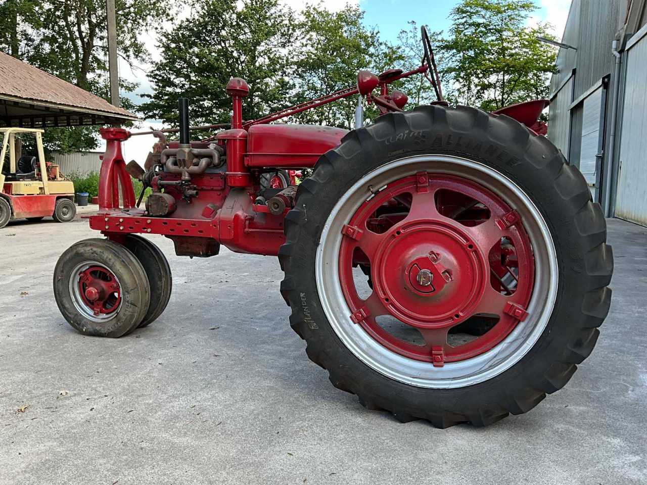 McCormick Benzine - Traktor: obrázek 4 McCormick Benzine - Traktor: obrázek 4