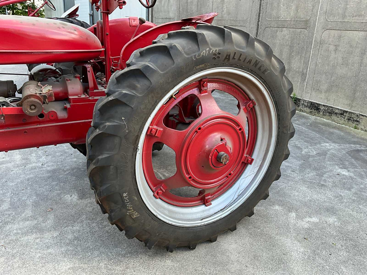 McCormick Benzine - Traktor: obrázek 5 McCormick Benzine - Traktor: obrázek 5