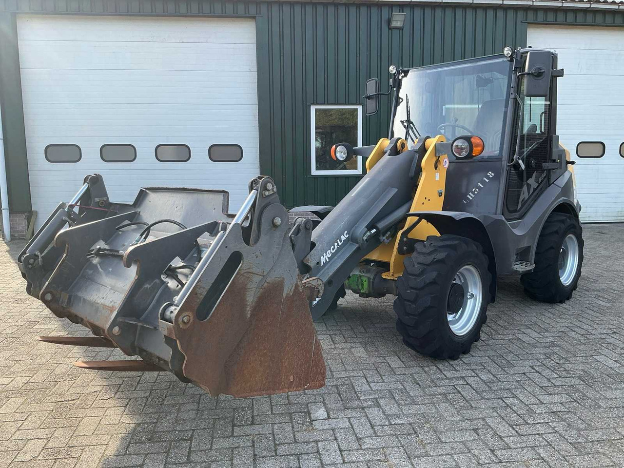 Mecalac AX850 - Kolový nakladač: obrázek 1 Mecalac AX850 - Kolový nakladač: obrázek 1
