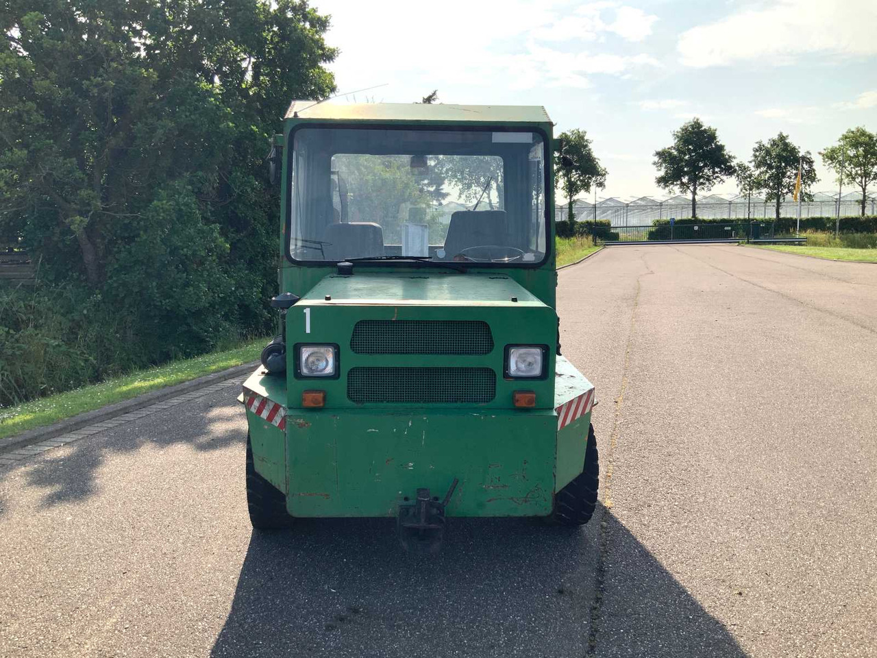 Mercedes - Komunální traktor: obrázek 3 Mercedes - Komunální traktor: obrázek 3