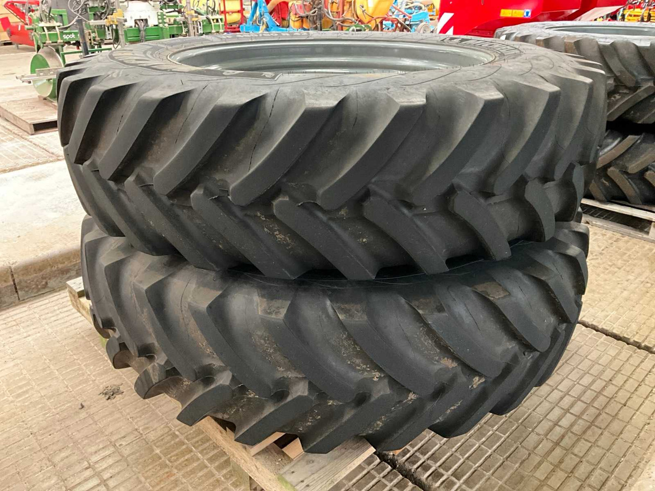 Michelin Spraybib - Pneumatiky a ráfky pro Traktor: obrázek 3 Michelin Spraybib - Pneumatiky a ráfky pro Traktor: obrázek 3
