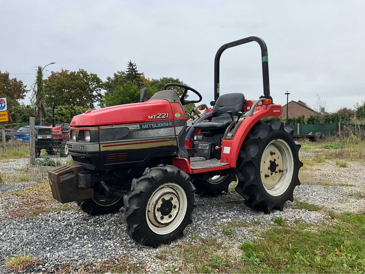 Mitsubishi MT221 - Traktor: obrázek 1 Mitsubishi MT221 - Traktor: obrázek 1