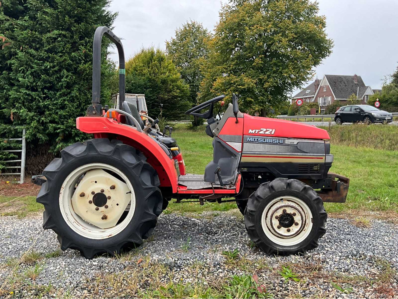 Mitsubishi MT221 - Traktor: obrázek 5 Mitsubishi MT221 - Traktor: obrázek 5