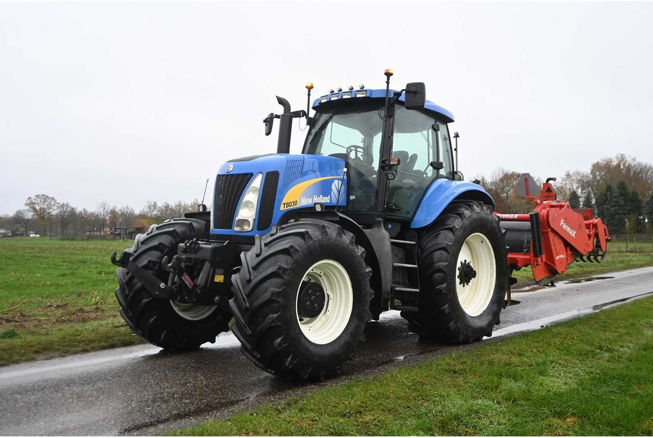 NEW HOLLAND - 2003 - TG230 - ALL-WHEEL DRIVE FARM TRACTOR - Traktor: obrázek 2 NEW HOLLAND - 2003 - TG230 - ALL-WHEEL DRIVE FARM TRACTOR - Traktor: obrázek 2