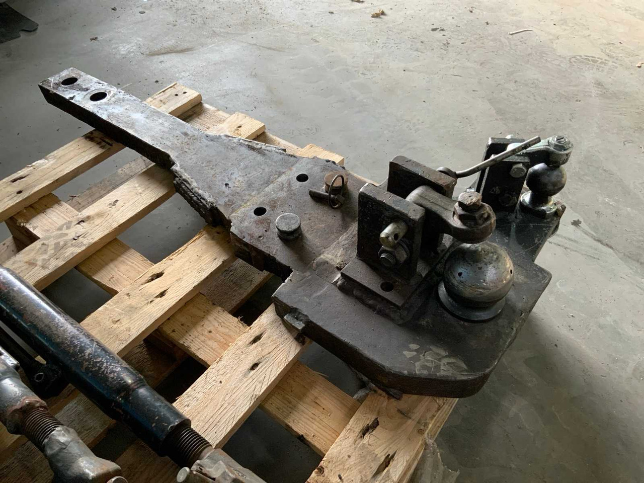 NEW HOLLAND 7000-SERIES / K80 - K50 TOWBAR - Traktor: obrázek 2 NEW HOLLAND 7000-SERIES / K80 - K50 TOWBAR - Traktor: obrázek 2