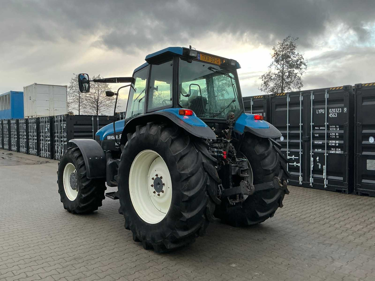 NEW HOLLAND 8360 ALL-WHEEL DRIVE FARM TRACTOR - Traktor: obrázek 3 NEW HOLLAND 8360 ALL-WHEEL DRIVE FARM TRACTOR - Traktor: obrázek 3