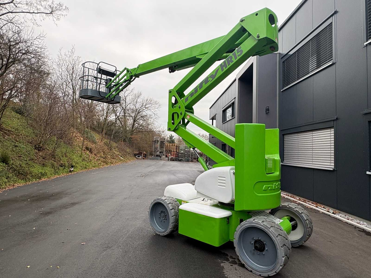 NIFTYLIFT HR15 NE - ARTICULATED TELESCOPIC BOOM LIFT (2008) - Pracovní plošina: obrázek 2 NIFTYLIFT HR15 NE - ARTICULATED TELESCOPIC BOOM LIFT (2008) - Pracovní plošina: obrázek 2